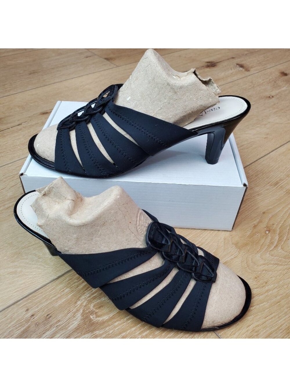 East 5th Black Faux Patent Leather Low Heel Sandals Size 9 Open Toe Strappy Dark